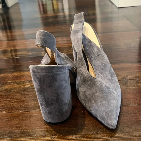 Barney’s New York Vero Cuoio Gray Pumps - Picture 2 of 5